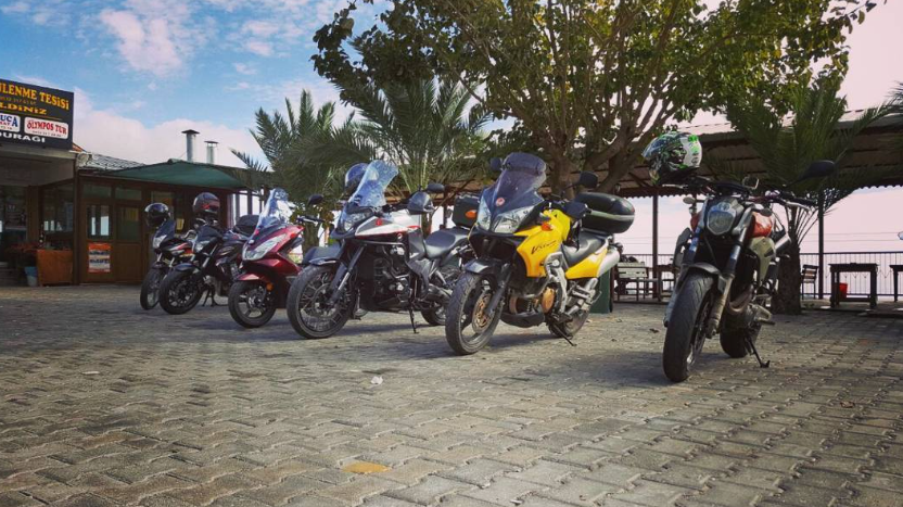 MTS TEAM tur motosikletleri mola yerinde